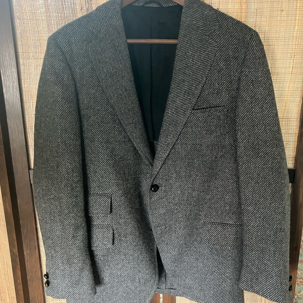 Men's Gray Herringbone Jacket - image 1